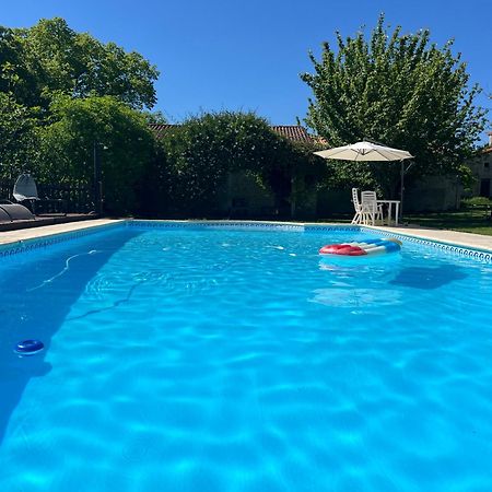 Entire Apartment With Swimming Pool Near Aubeterre Saint-Romain  Extérieur photo