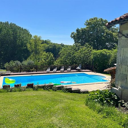 Entire Apartment With Swimming Pool Near Aubeterre Saint-Romain  Extérieur photo