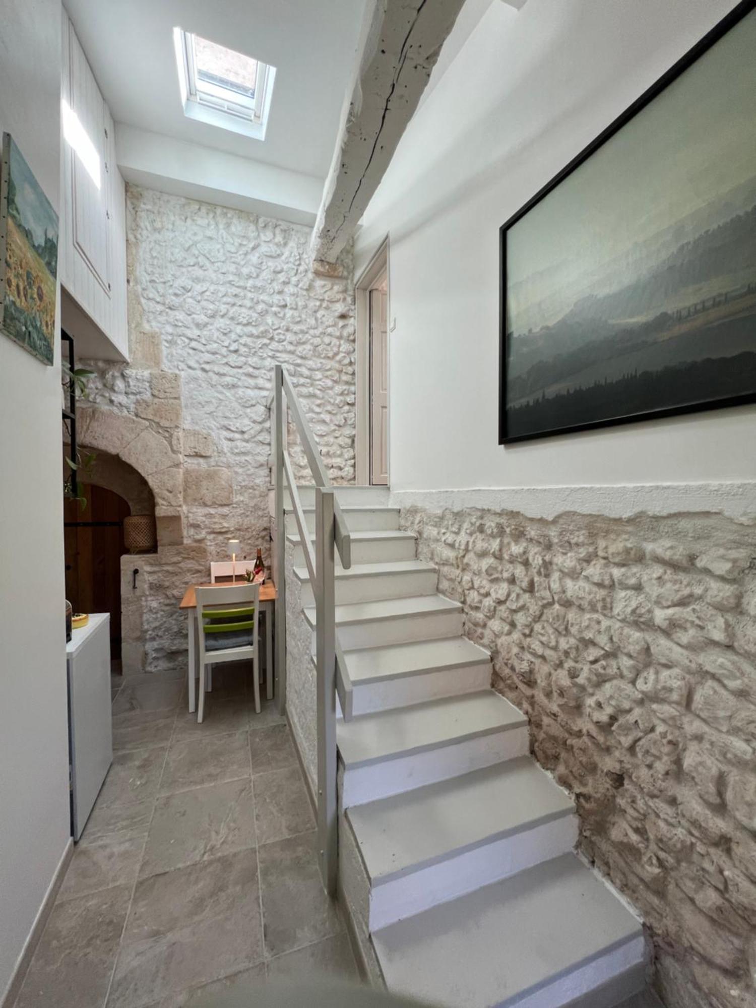 Entire Apartment With Swimming Pool Near Aubeterre Saint-Romain  Extérieur photo